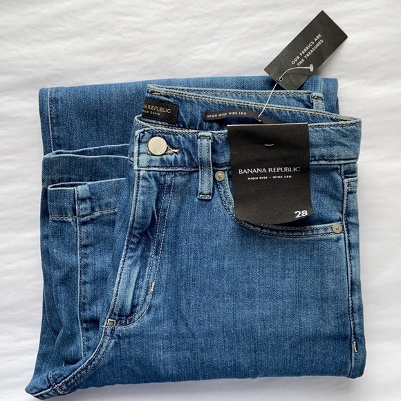 BANANA REPUBLIC High Rise Wide Leg Split Hem Jeans - Picture 9 of 11